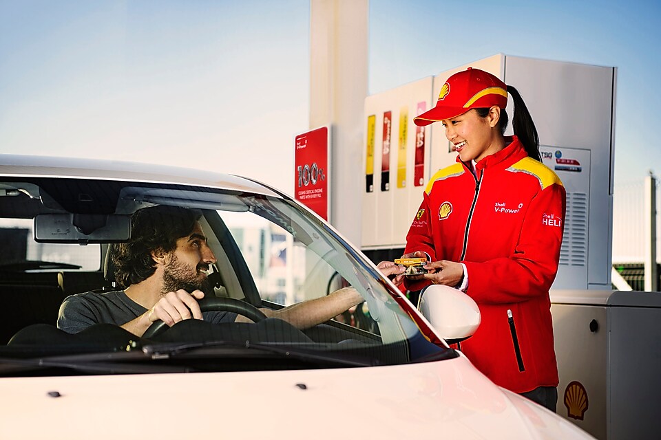 Shell Employee Accepting Card
